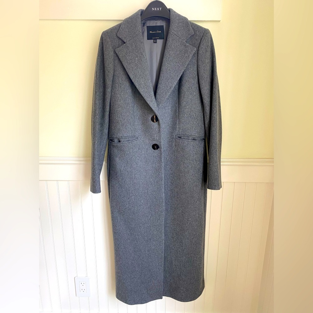 Massimo Dutti wool coat. Size 6. New without tags.